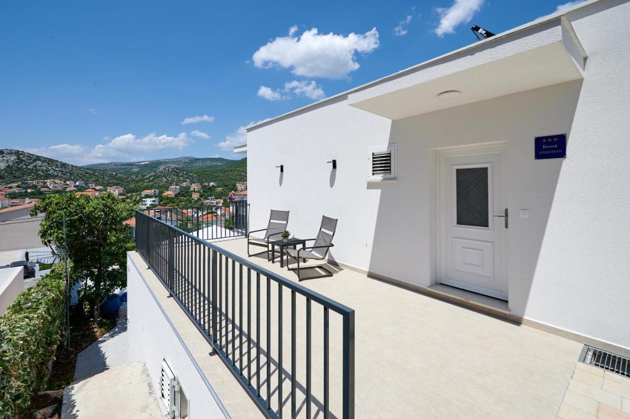 Nela & Sara - 2 Apartments With Heated Swimming Pool Seget Vranjica Luaran gambar