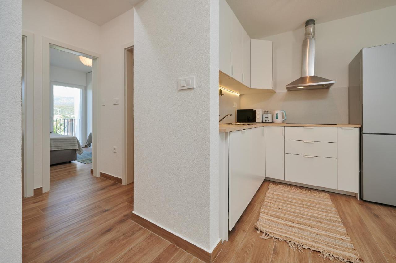 Nela & Sara - 2 Apartments With Heated Swimming Pool Seget Vranjica Luaran gambar