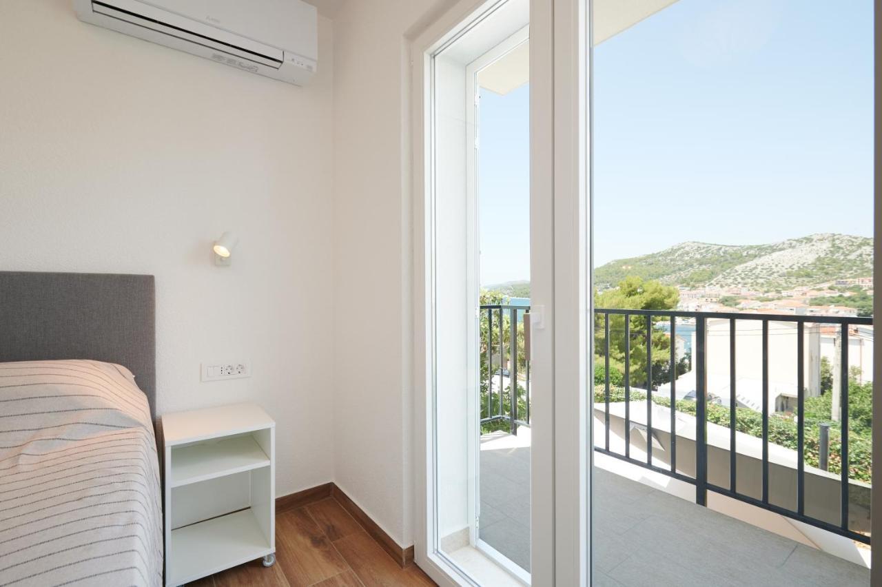 Nela & Sara - 2 Apartments With Heated Swimming Pool Seget Vranjica Luaran gambar