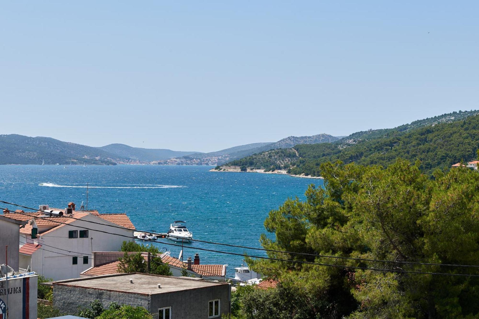 Nela & Sara - 2 Apartments With Heated Swimming Pool Seget Vranjica Luaran gambar