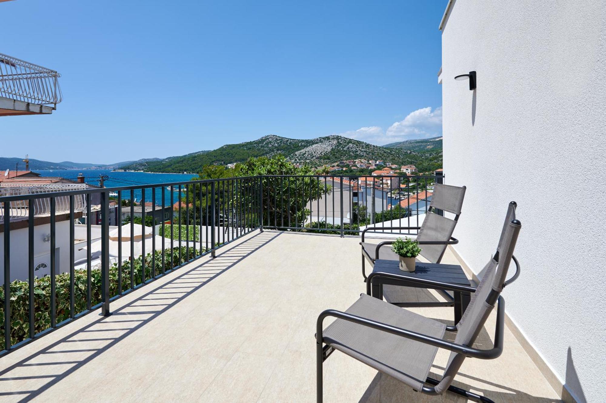 Nela & Sara - 2 Apartments With Heated Swimming Pool Seget Vranjica Luaran gambar