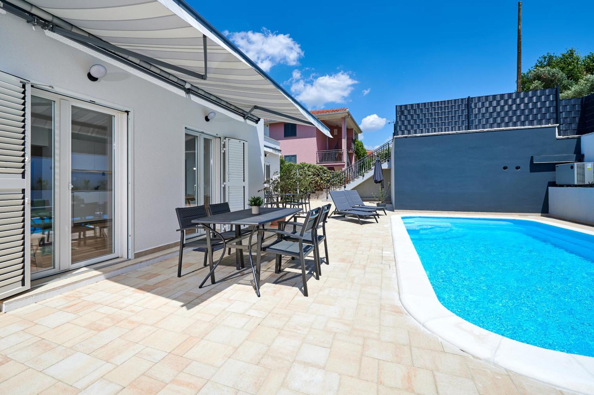 Nela & Sara - 2 Apartments With Heated Swimming Pool Seget Vranjica Luaran gambar