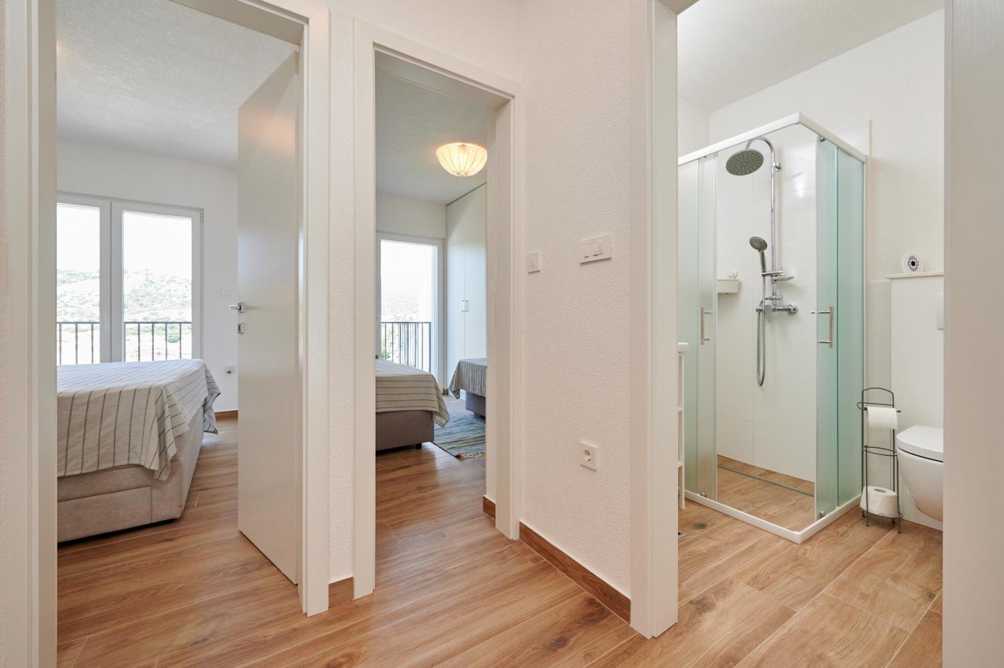 Nela & Sara - 2 Apartments With Heated Swimming Pool Seget Vranjica Luaran gambar